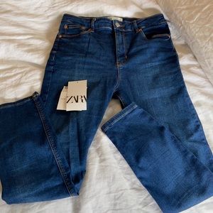 The HW Skinny Zara jeans